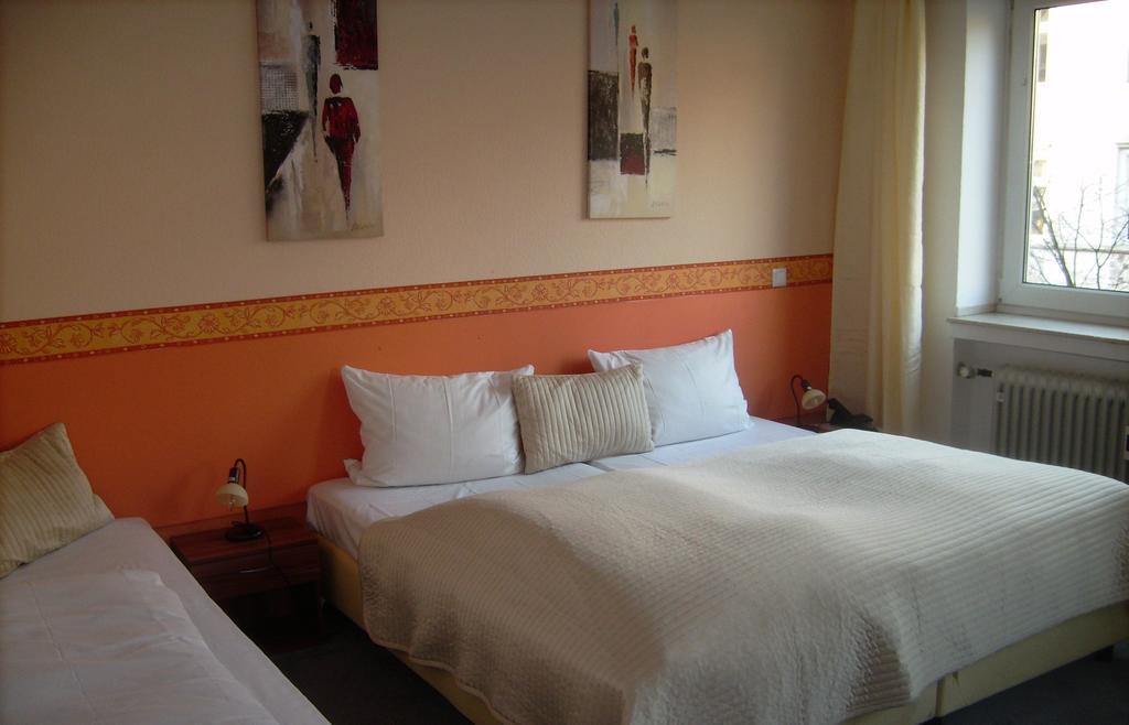 Eu Centralhotel Im Toennchen Dusseldorf Luaran gambar
