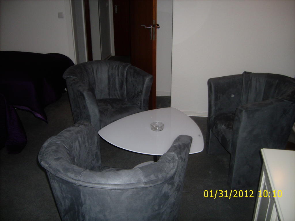 Eu Centralhotel Im Toennchen Dusseldorf Luaran gambar