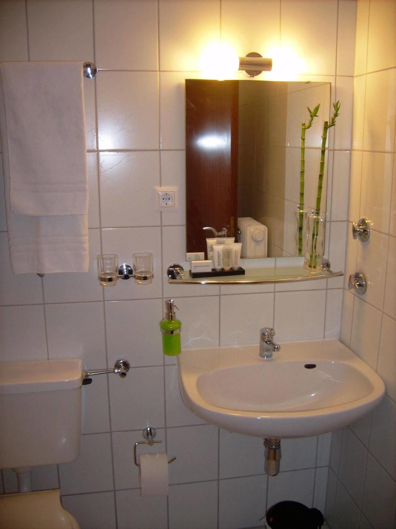 Eu Centralhotel Im Toennchen Dusseldorf Luaran gambar