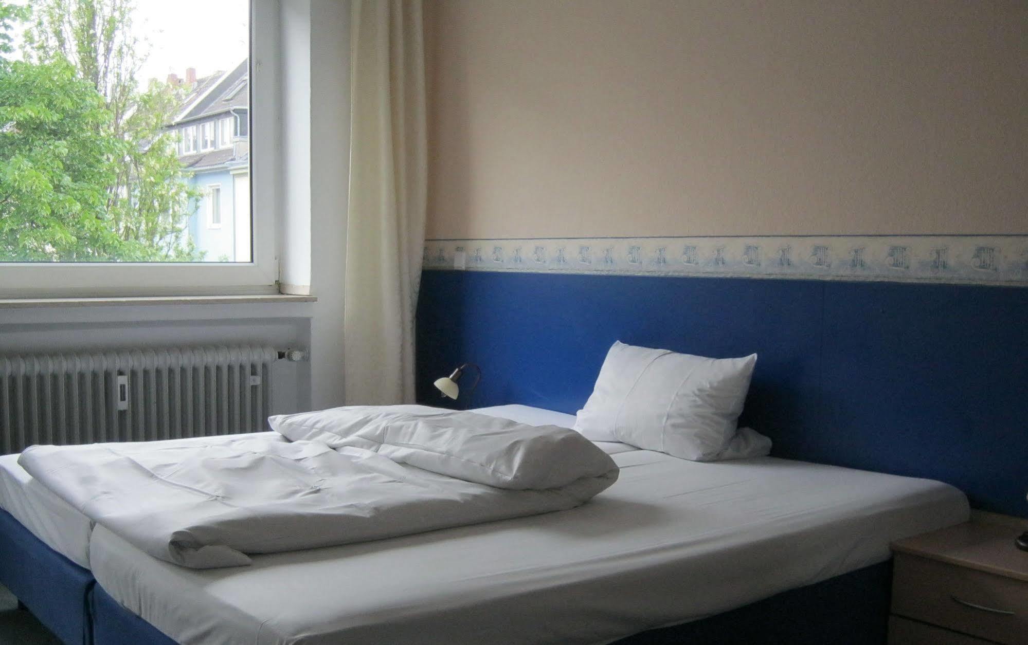 Eu Centralhotel Im Toennchen Dusseldorf Luaran gambar