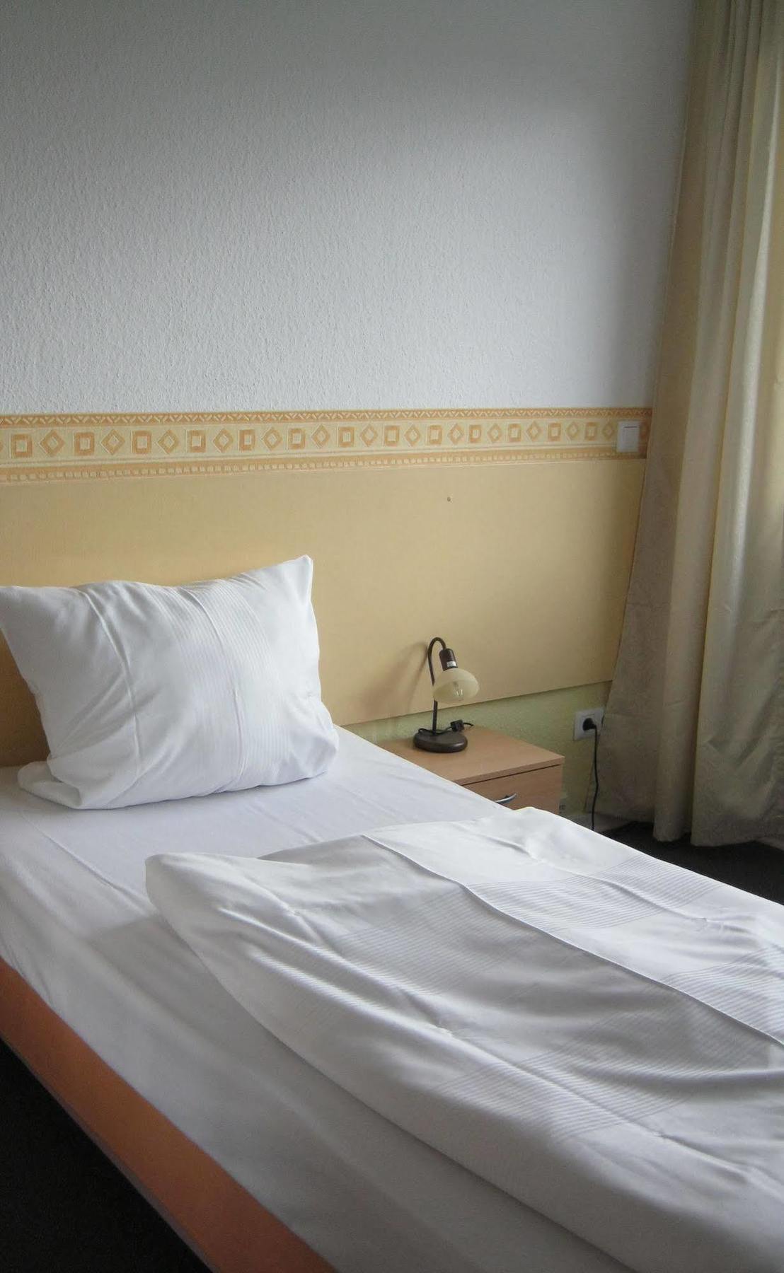 Eu Centralhotel Im Toennchen Dusseldorf Luaran gambar