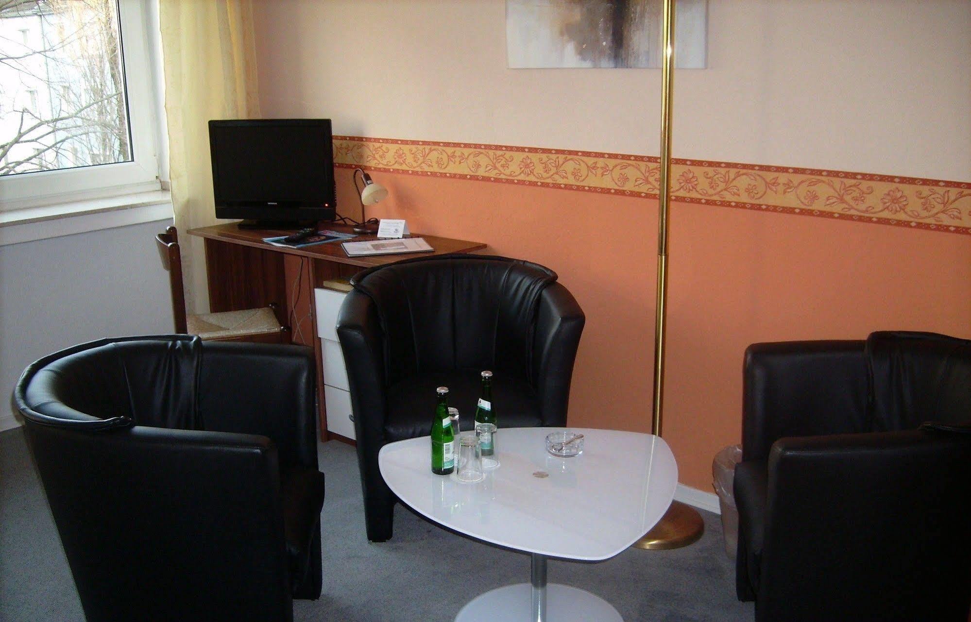 Eu Centralhotel Im Toennchen Dusseldorf Luaran gambar