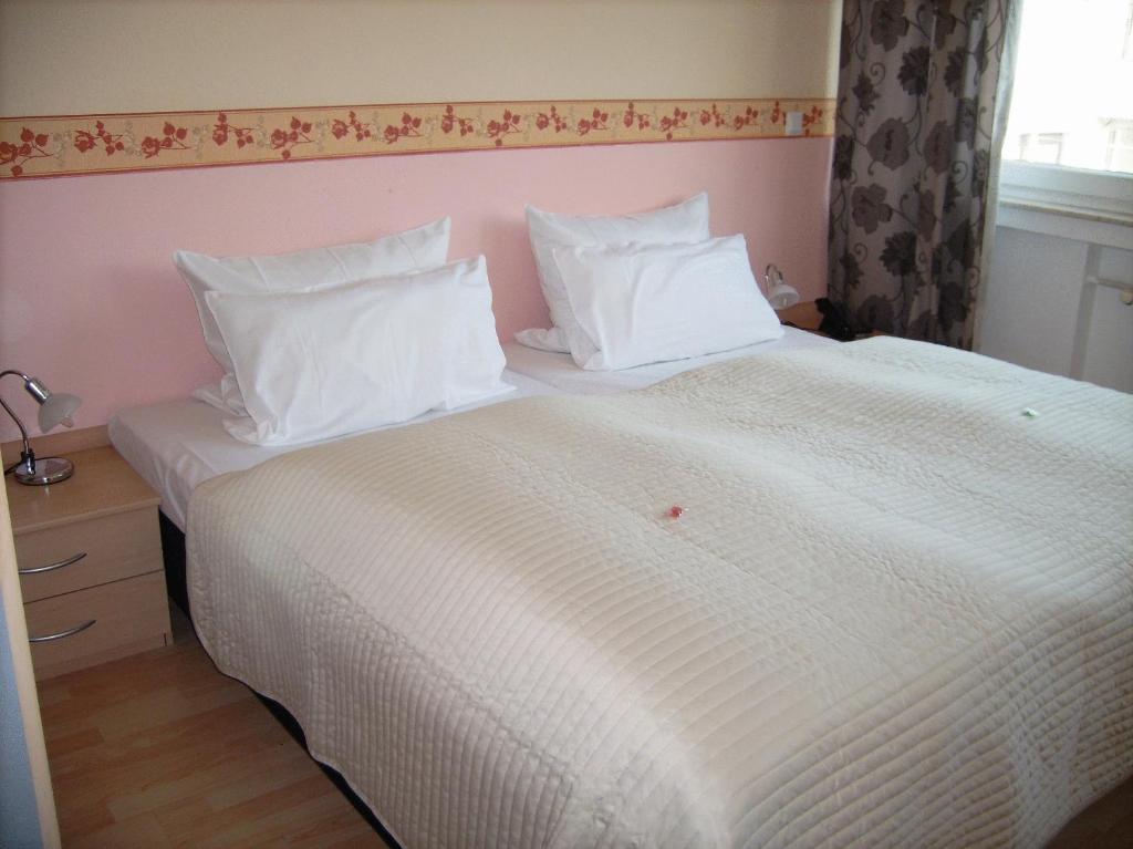 Eu Centralhotel Im Toennchen Dusseldorf Luaran gambar